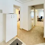 Chic Escape Forest Apartment *