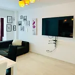 Apartment Chic Escape Forest