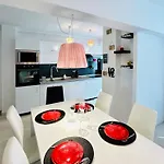 Apartment Chic Escape Forest *