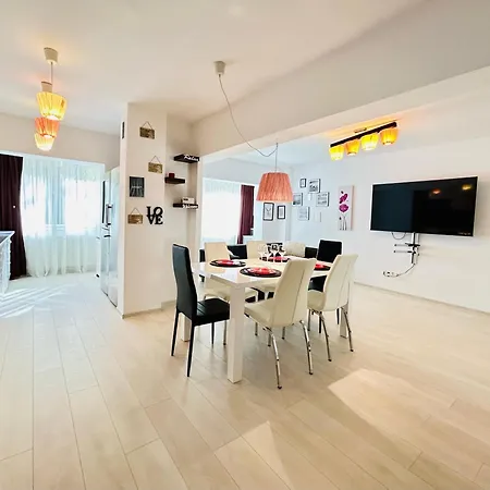 Apartment Chic Escape Forest